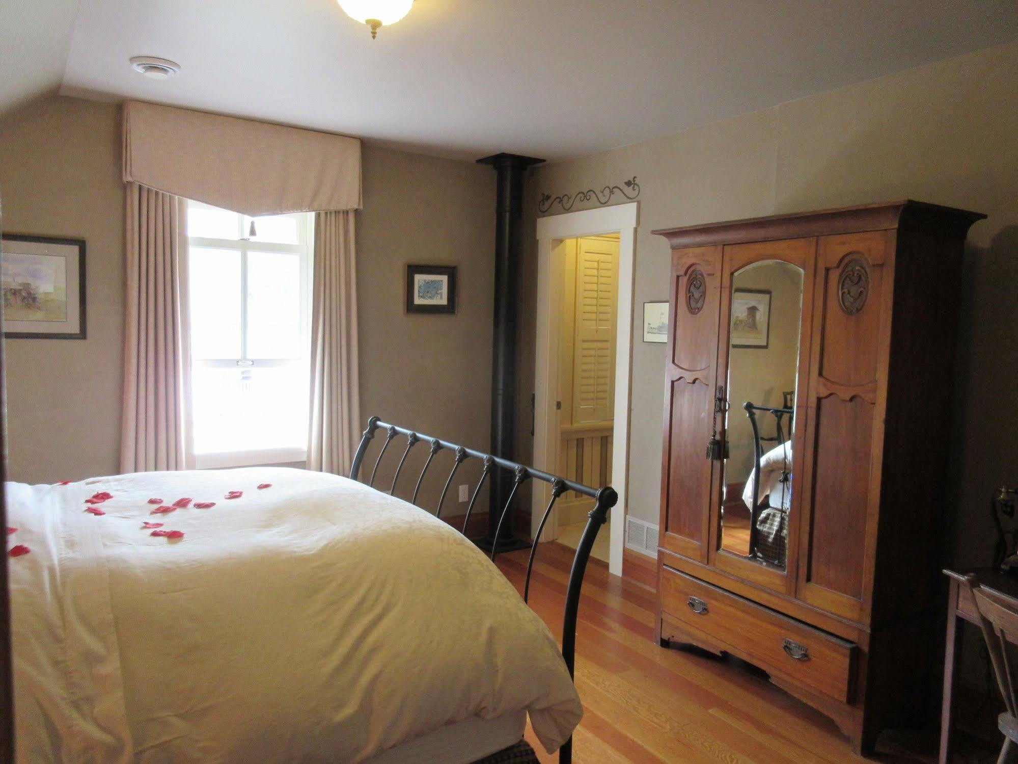 Princess And The Pea Hotel Langley Extérieur photo